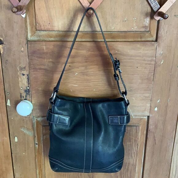 Coach Soho black leather slim duffle shoulder bag - Picture 6 of 12